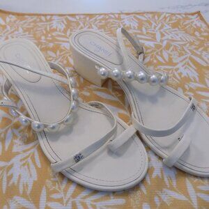 CHANEL Shoes Sandals Size 8.5 39 AUTHENTIC Winter White & Pearl Block Heels